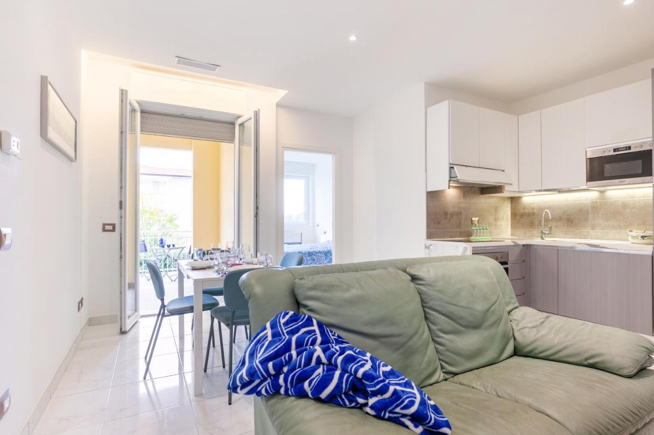 Seaside Flat With Swimming Pool And Private Parking Apartment Calambrone Exterior photo